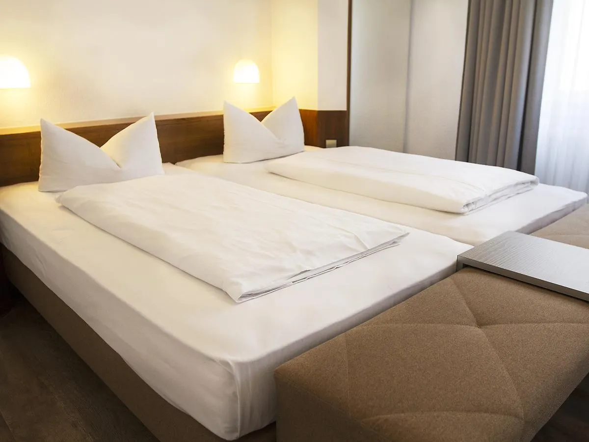 Parkside Hotel Frankfurt am Main 3*,
